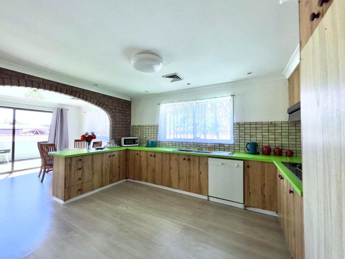 Albury Garden Court Motel Extérieur photo